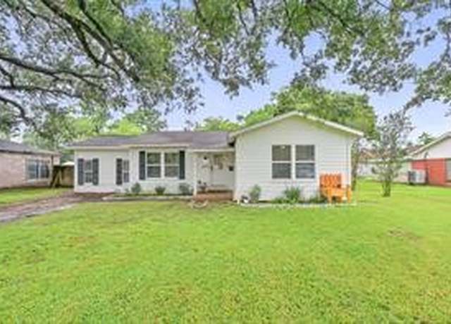 Property at 630 N Rockisland St, Angleton, TX 77515, 3 beds, 2 baths