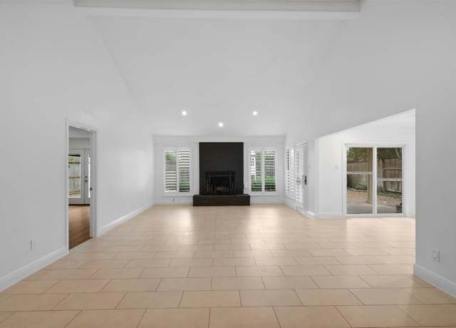 Property at 310 W Fair Harbor Ln, Houston, TX 77079, 3 beds, 2.5 baths
