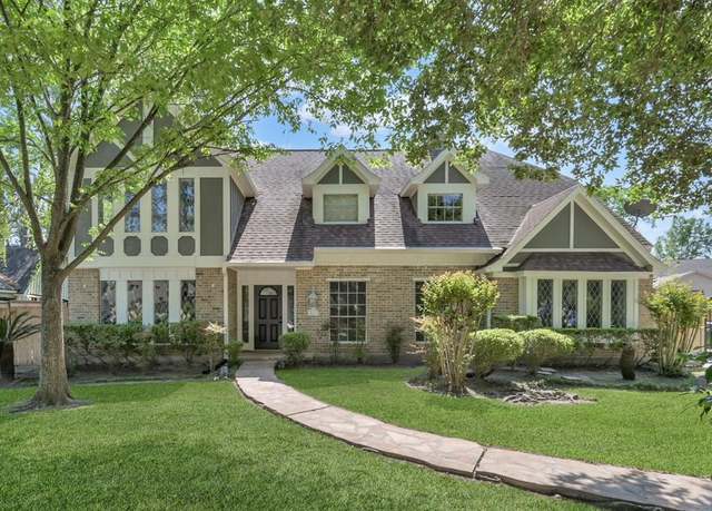 Property at 562 Brandon Rd, Conroe, TX 77302, 4 beds, 3.5 baths
