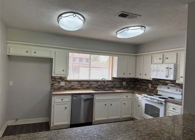 Property at 3302 Tompkins Dr, Baytown, TX 77521, 3 beds, 2 baths