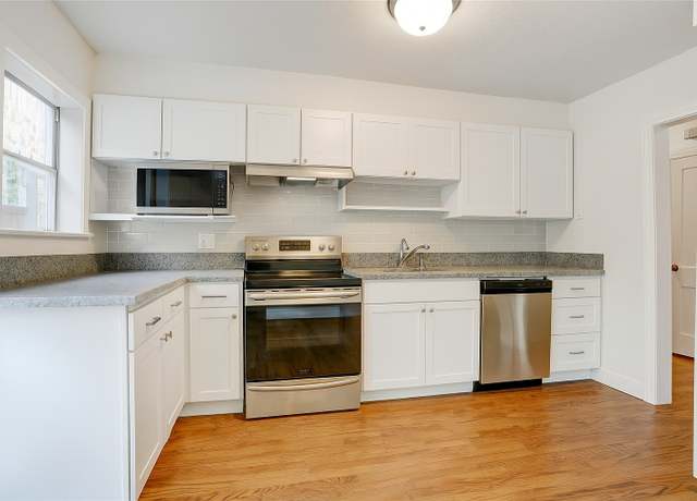 Property at 2348 Sheridan St, Houston, TX 77030, 2 beds, 1 bath
