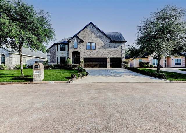 Property at 8215 Frontenac Dr, Houston, TX 77071, 4 beds, 4 baths