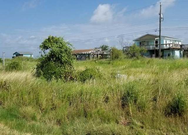 Property at 300 W Royal Oak Ln, Rockport, TX 78382
