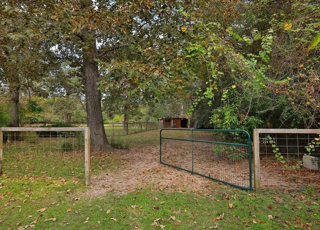 Property at 610 Tall Pines Dr, Magnolia, TX 77354, 5 beds, 2.5 baths