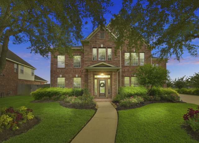 Property at 1602 Garden Glen Ln, Pearland, TX 77581, 5 beds, 4.5 baths