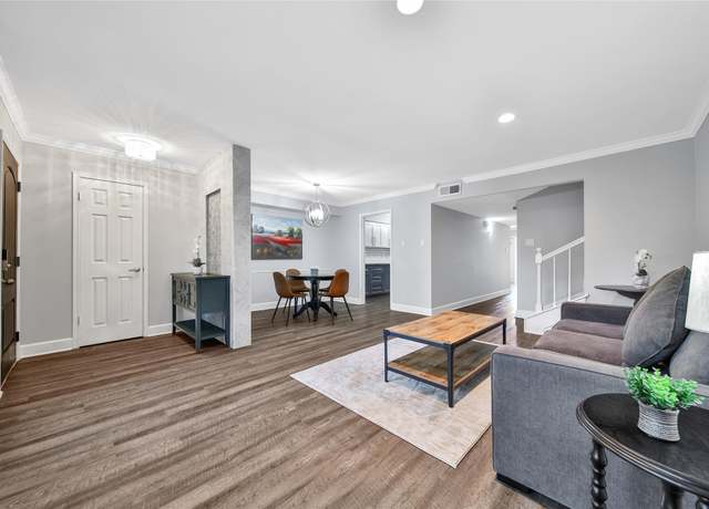 Property at 818 Wax Myrtle Ln, Houston, TX 77079, 3 beds, 2.5 baths