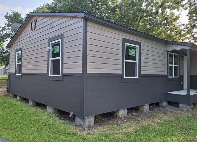 Property at 805 19th Ave N, Texas City, TX 77590, 4 beds, 2 baths