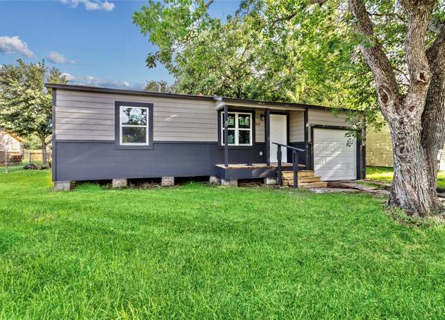 Property at 805 19th Ave N, Texas City, TX 77590, 4 beds, 2 baths