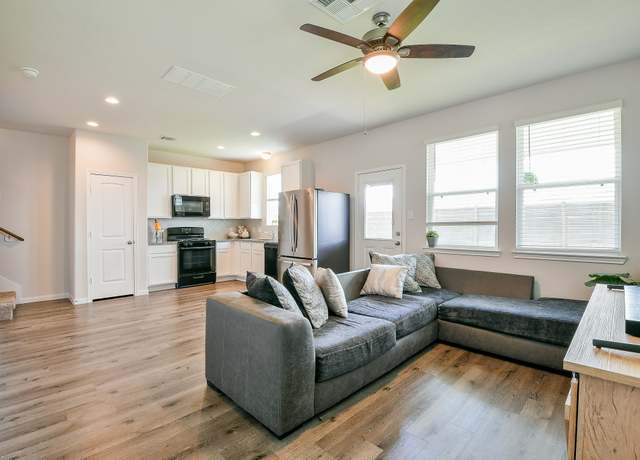 Property at 24967 Goldoni Dr, Katy, TX 77493, 3 beds, 2.5 baths