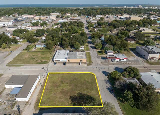 Property at 705 9th St N, Texas City, TX 77590
