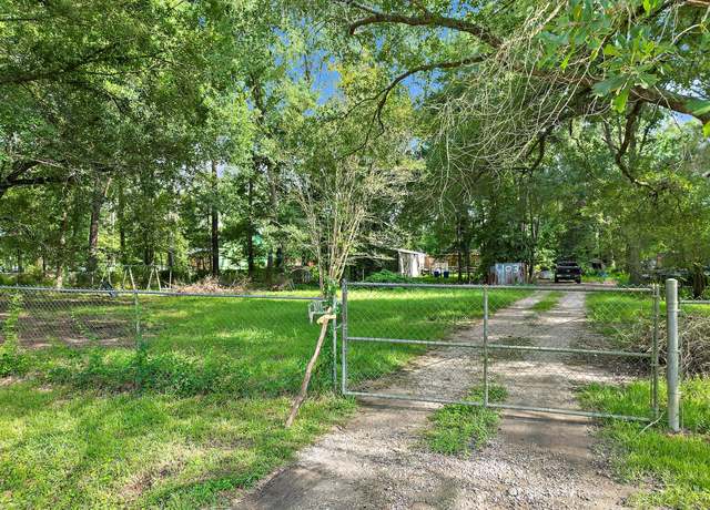 Property at 103 Lone Pine Dr, Huffman, TX 77336, 3 beds, 2 baths