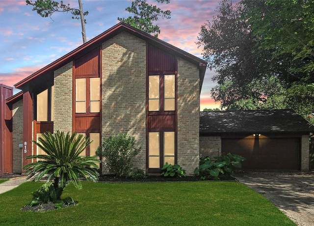 Property at 815 Romaine Ln, Houston, TX 77090, 4 beds, 2.5 baths