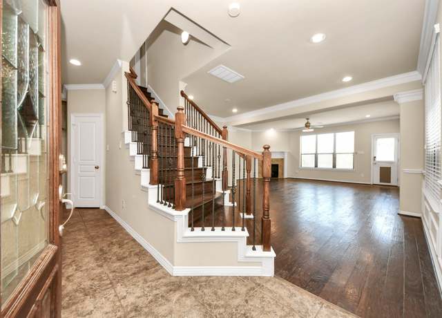 Property at 5627 Darling, Houston, TX 77007, 3 beds, 2.5 baths