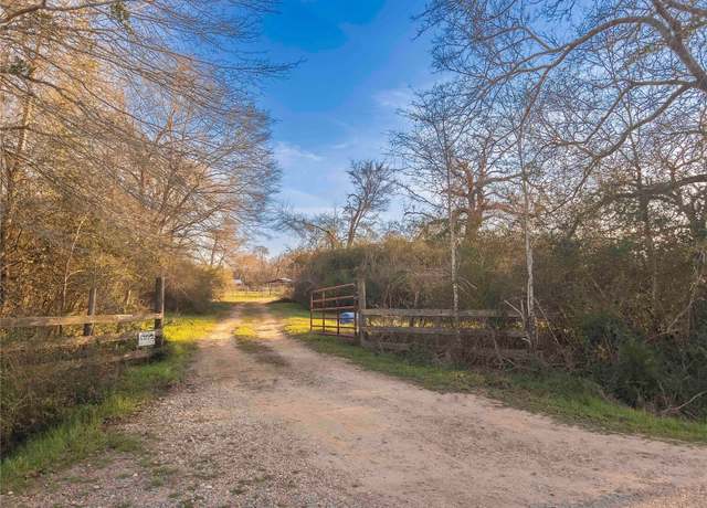 Property at 38241 Wiggins Rd, Hempstead, TX 77445