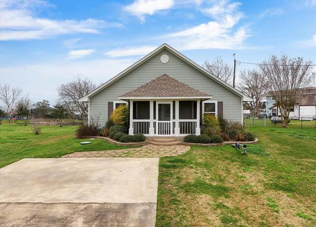 Property at 5317 County Road 868e, Brazoria, TX 77422, 2 beds, 2 baths