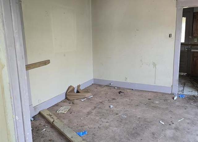 Property at 2305 Elysian St, Houston, TX 77026, 3 beds, 1 bath
