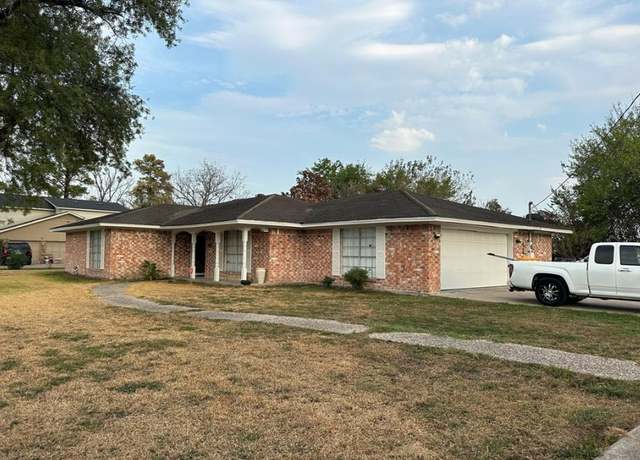Property at 10664 Oak Brook Dr, Houston, TX 77013, 3 beds, 2 baths