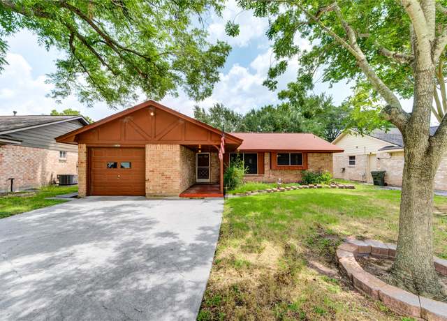 Property at 13634 Greenridge Dr, Sugar Land, TX 77498, 3 beds, 1.5 baths