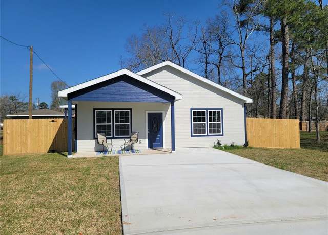 Property at 101 Patricia Ln, Conroe, TX 77301, 3 beds, 2.5 baths