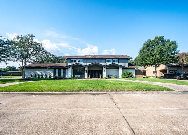 Property at 5017 Glenhaven Dr, Baytown, TX 77521, 4 beds, 3.5 baths
