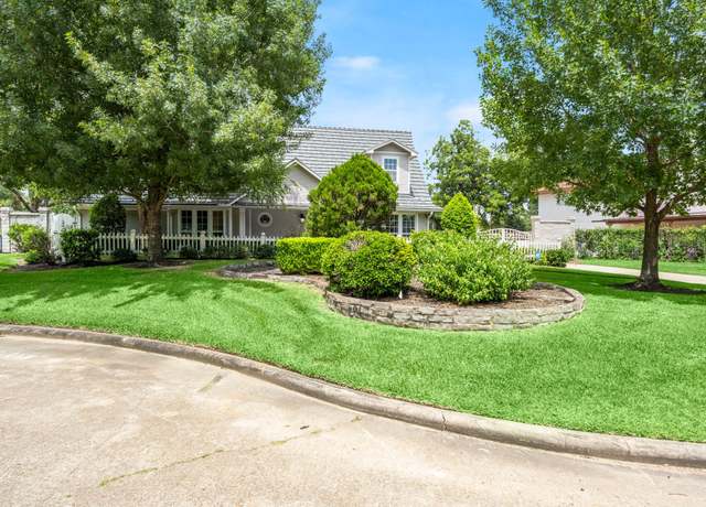Property at 13106 Lookout Mountain Ct, Houston, TX 77069, 4 beds, 5 baths