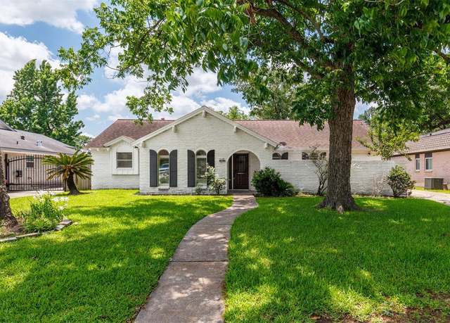 Property at 2407 Del Norte St, Houston, TX 77018, 4 beds, 2 baths