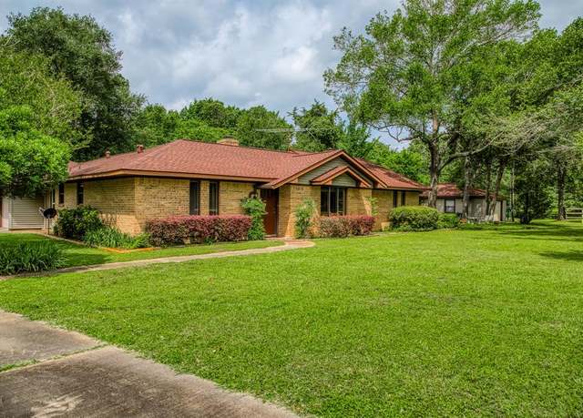 Property at 5405 Bridle Creek Ln, Brenham, TX 77833, 3 beds, 2.5 baths