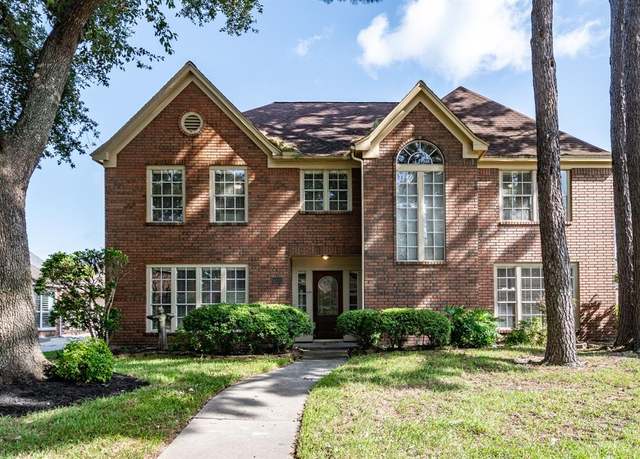 Property at 6011 Summer Oaks Dr, Humble, TX 77346, 4 beds, 2.5 baths