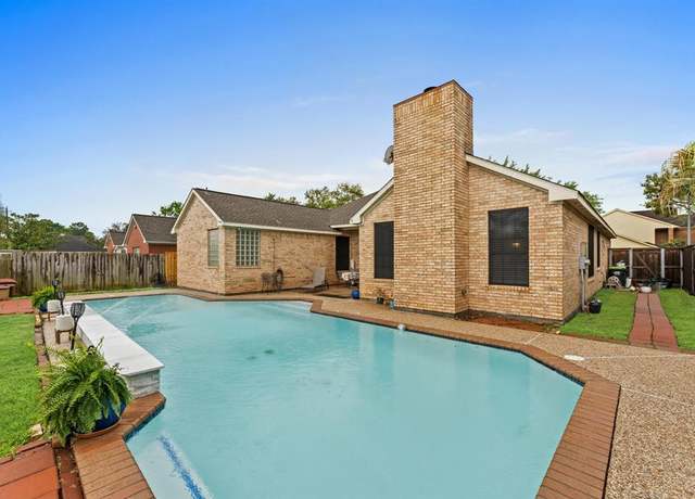 Property at 7131 Red Coral Dr, Pasadena, TX 77505, 3 beds, 2 baths