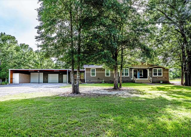 Property at 78 Piney Point Rd, Huntsville, TX 77340, 4 beds, 3 baths