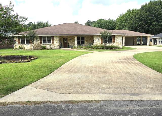 Property at 26 Westpoint Dr, Trinity, TX 75862, 4 beds, 2.5 baths