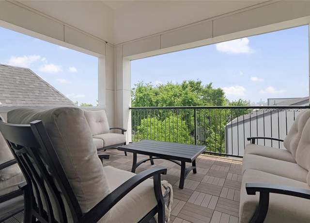 Property at 6113 Nicholas Grove Pl, Houston, TX 77055, 4 beds, 4.5 baths