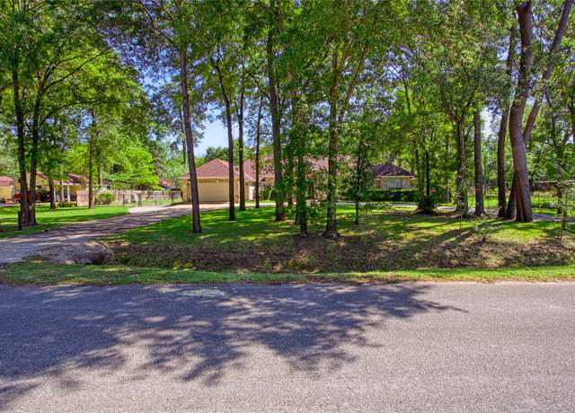 Property at 11207 Indian Trails Dr, Tomball, TX 77375, 4 beds, 2.5 baths