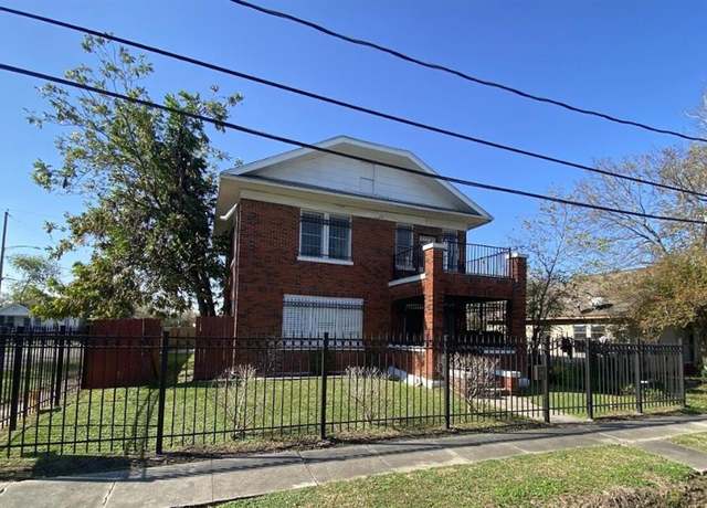 Property at 2701 Davis St, Houston, TX 77026, 4 beds, 1.5 baths