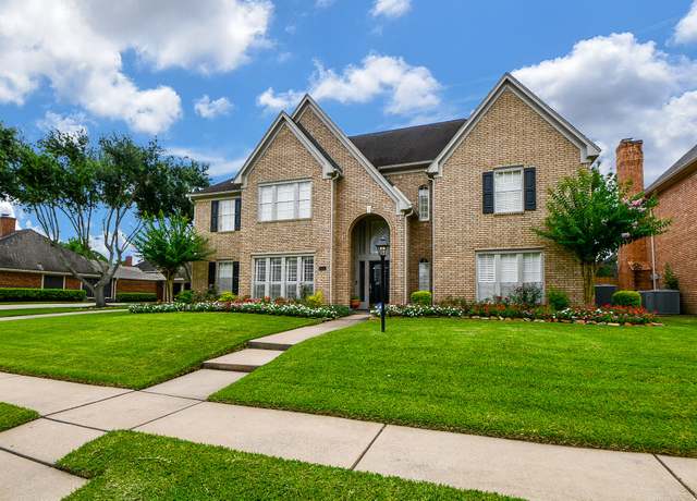 Property at 3323 Liberty Way Dr, Missouri City, TX 77459, 5 beds, 3.5 baths