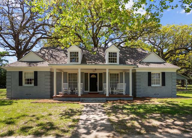 Property at 319 N Howard St, Grapeland, TX 75844, 3 beds, 2 baths