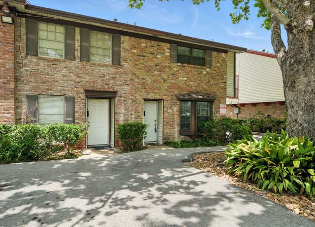 Property at 10666 Hazelhurst Dr #22, Houston, TX 77043, 3 beds, 2.5 baths