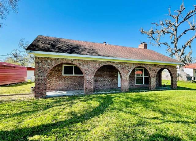 Property at 3910 County Road 651, Brazoria, TX 77422, 3 beds, 3 baths