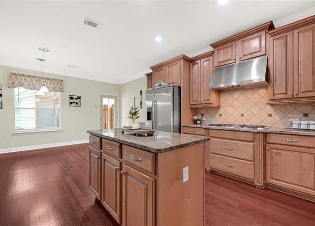 Property at 3730 Arundel Gardens Ln, Sugar Land, TX 77498, 6 beds, 3.5 baths