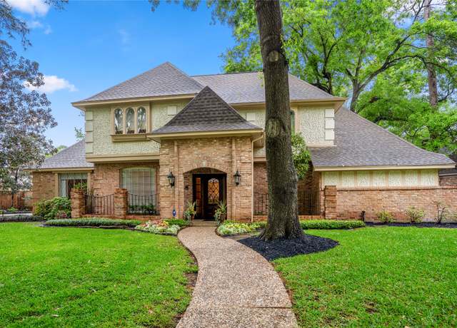 Property at 5610 Tatteridge Dr, Houston, TX 77069, 4 beds, 4.5 baths