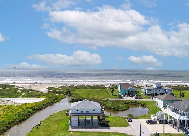 Property at 810 Casa Dr, Crystal Beach, TX 77650, 3 beds, 2 baths