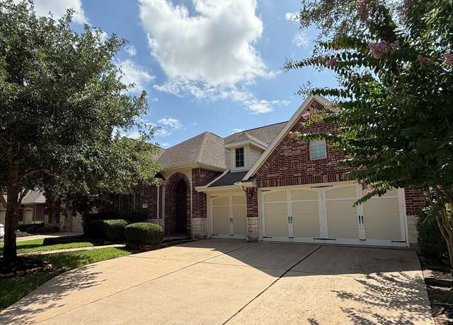 Property at 19011 Royal Cove Cir, Cypress, TX 77433, 3 beds, 2 baths