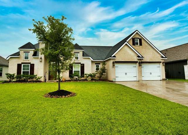 Property at 455 Green Meadows Dr, West Columbia, TX 77486, 4 beds, 2.5 baths