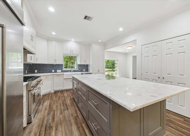 Property at 2819 W Wildwind Circle Cir, The Woodlands, TX 77380, 4 beds, 3.5 baths