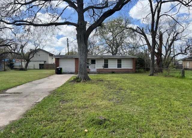 Property at 908 Avenue I, Bay City, TX 77414, 3 beds, 2 baths