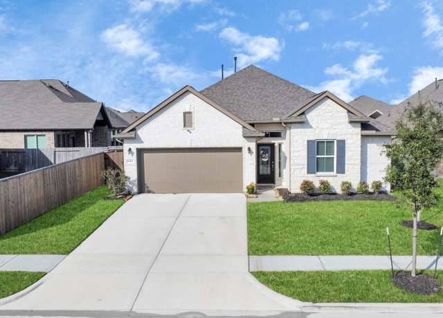Property at 8419 Sunset Horizon Dr, Baytown, TX 77521, 4 beds, 2.5 baths