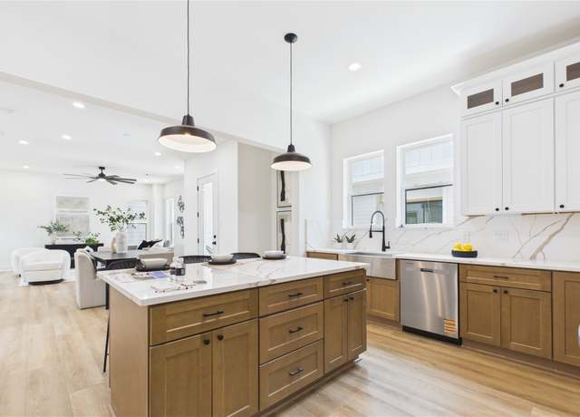 Property at 1637 Beall St, Houston, TX 77008, 3 beds, 3.5 baths