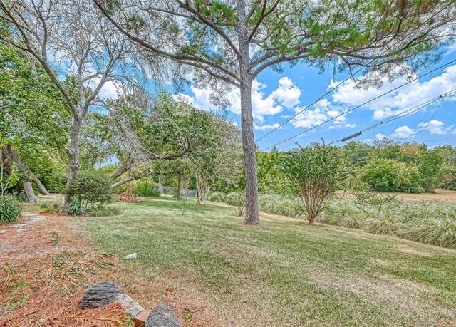 Property at 3411 Woodcrest Dr, Baytown, TX 77521, 4 beds, 2.5 baths