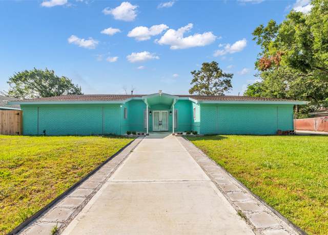 Property at 3411 Woodcrest Dr, Baytown, TX 77521, 4 beds, 2.5 baths