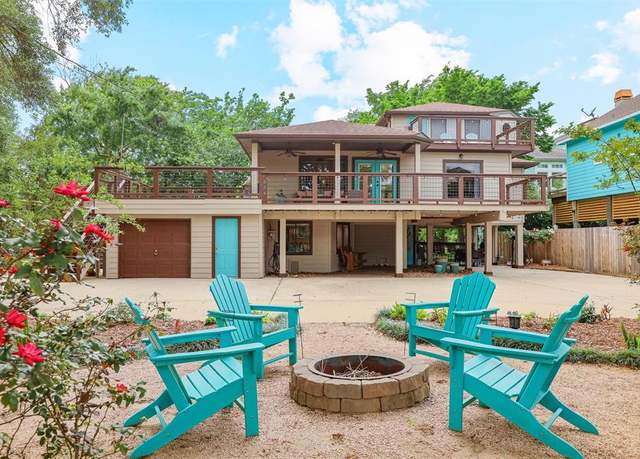 Property at 224 Clear Lake Rd, Clear Lake Shores, TX 77565, 2 beds, 3.5 baths